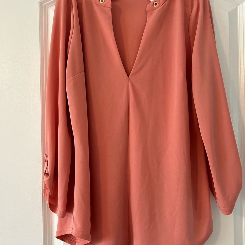 EUC Guess sleeve blouse